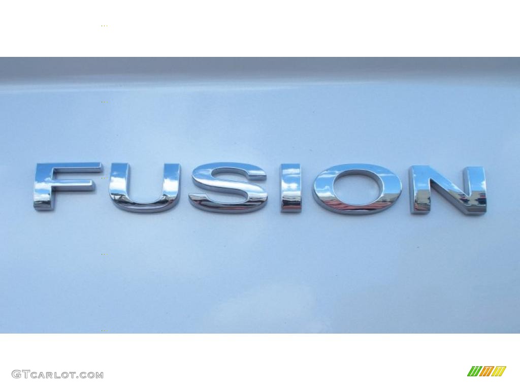 2011 Fusion SE - White Platinum Tri-Coat / Medium Light Stone photo #4