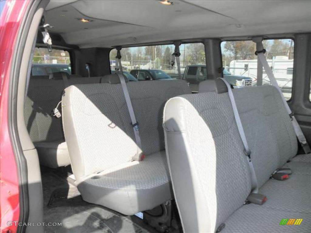 2009 Savana Van 3500 LS Extended Passenger - Fire Red / Medium Pewter photo #13