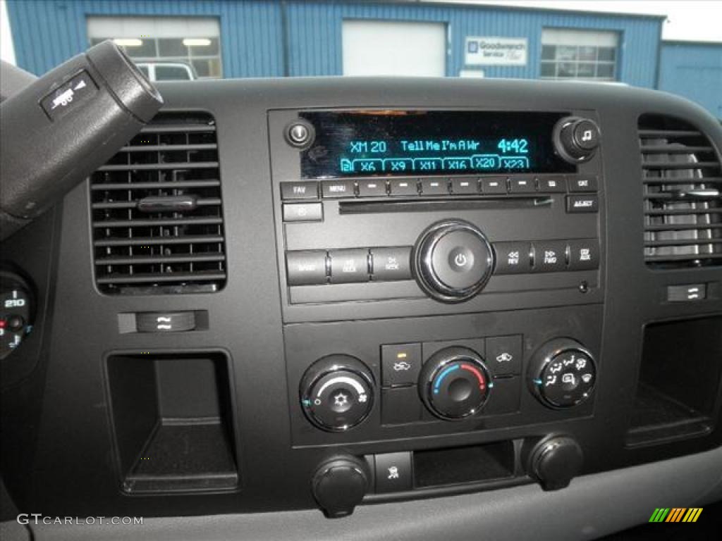 2011 GMC Sierra 1500 Extended Cab Controls Photo #45480479