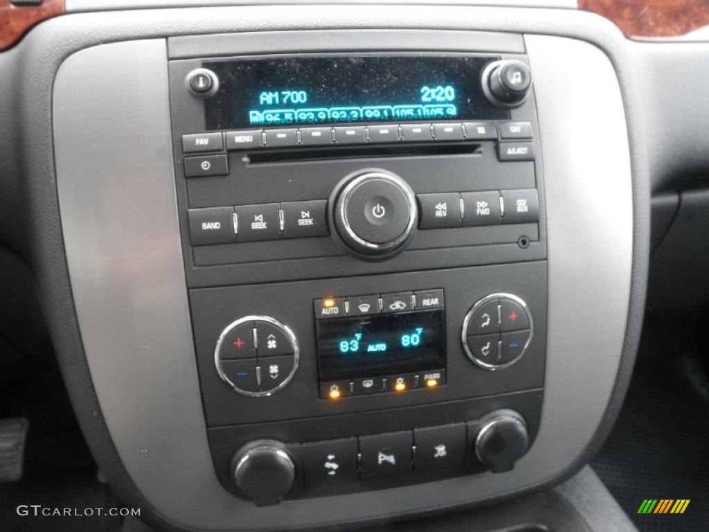 2011 GMC Yukon SLT 4x4 Controls Photo #45480636