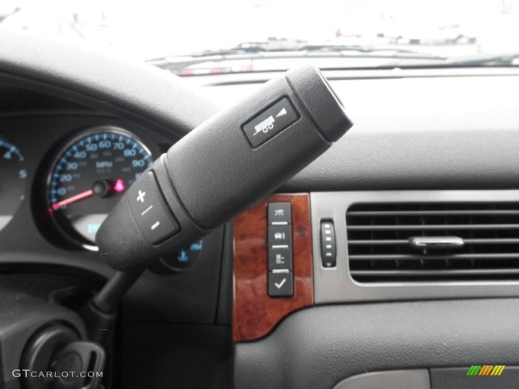 2011 GMC Yukon SLT 4x4 Transmission Photos