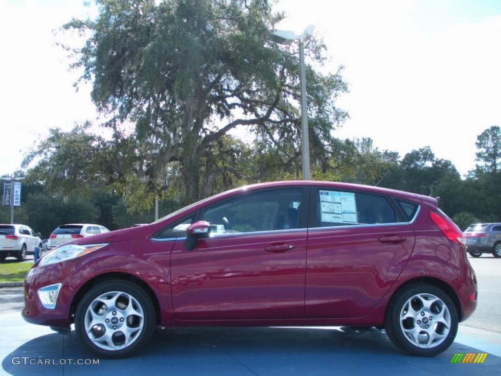 2011 Fiesta SES Hatchback - Bright Magenta Metallic / Charcoal Black/Blue Cloth photo #2