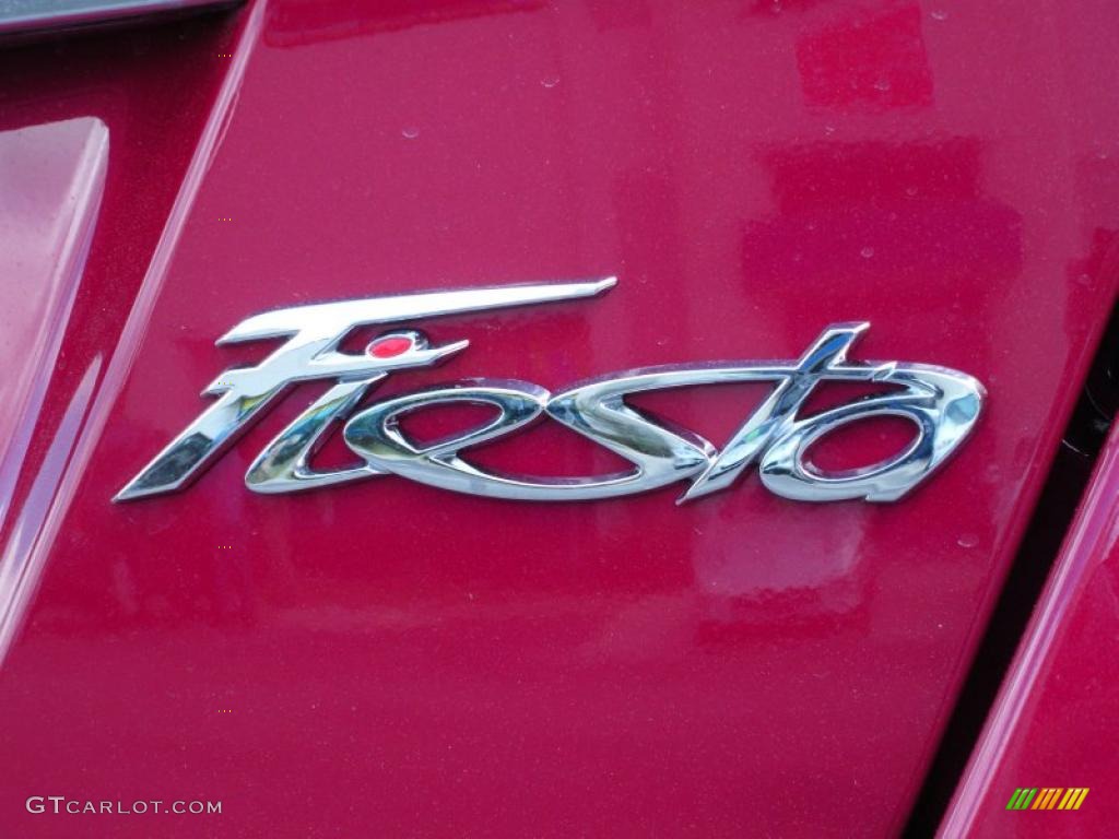 2011 Fiesta SES Hatchback - Bright Magenta Metallic / Charcoal Black/Blue Cloth photo #4