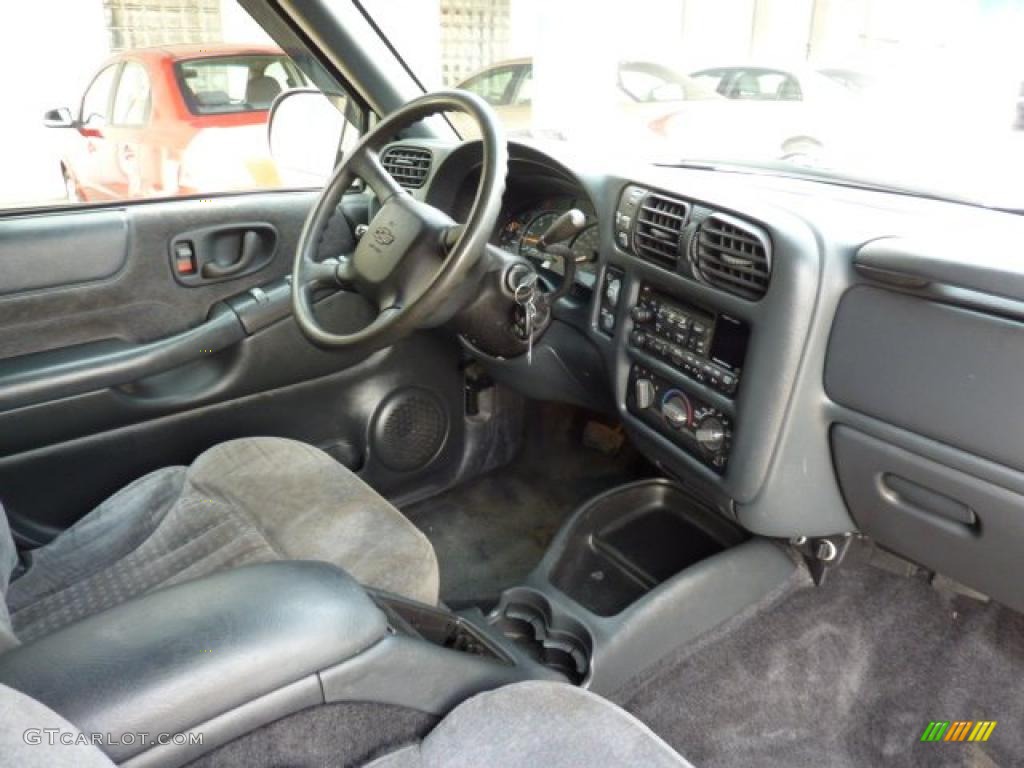 Graphite Interior 2001 Chevrolet Blazer LS ZR2 4x4 Photo #45482871