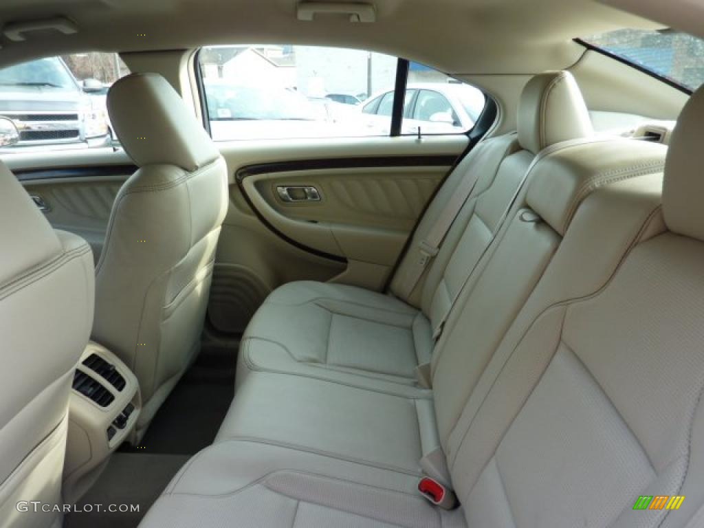 Light Stone Interior 2010 Ford Taurus Limited AWD Photo #45483332