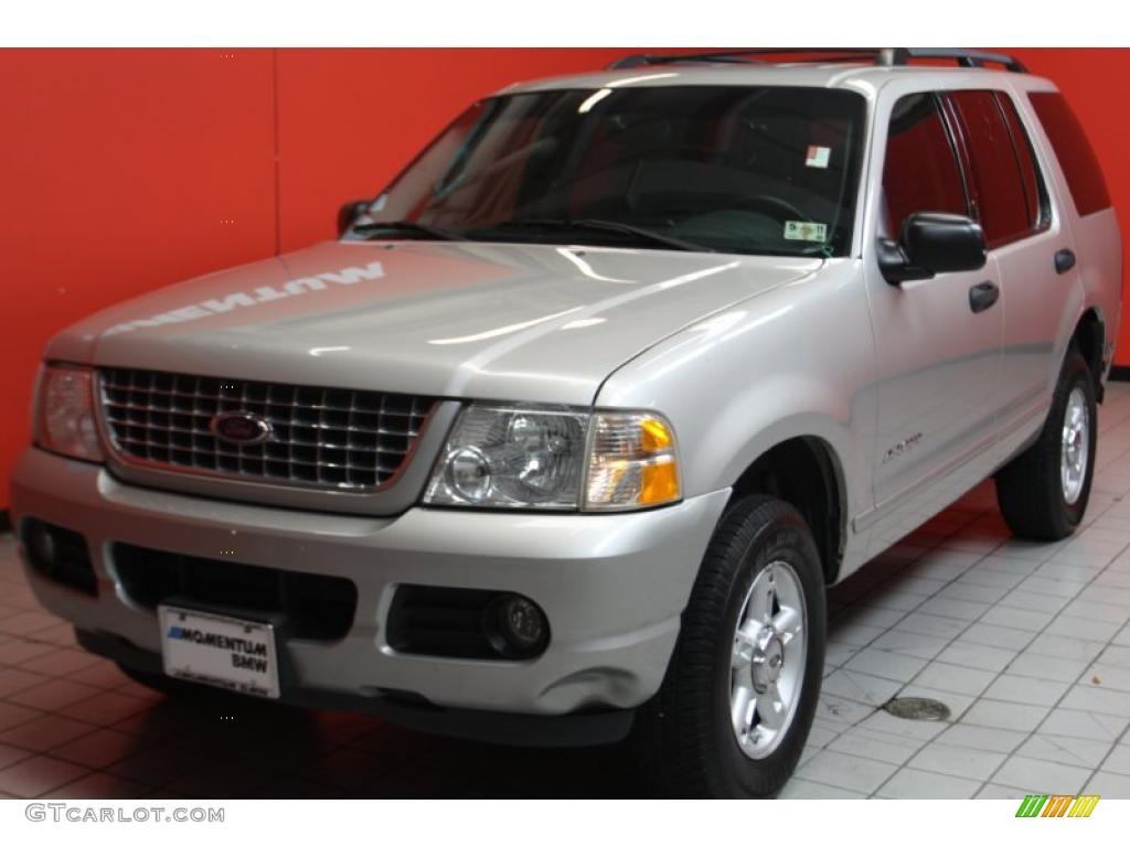 2004 Explorer XLT - Silver Birch Metallic / Medium Parchment photo #2