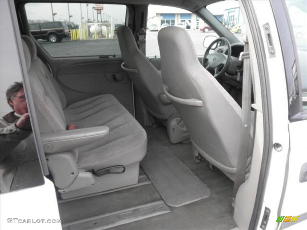 Gray Interior 2003 Dodge Grand Caravan SE Photo #45485646