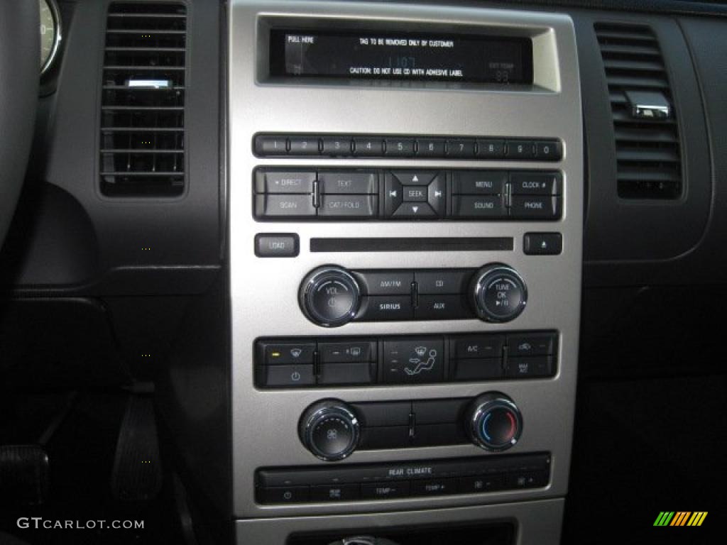 2011 Ford Flex SE Controls Photo #45485902