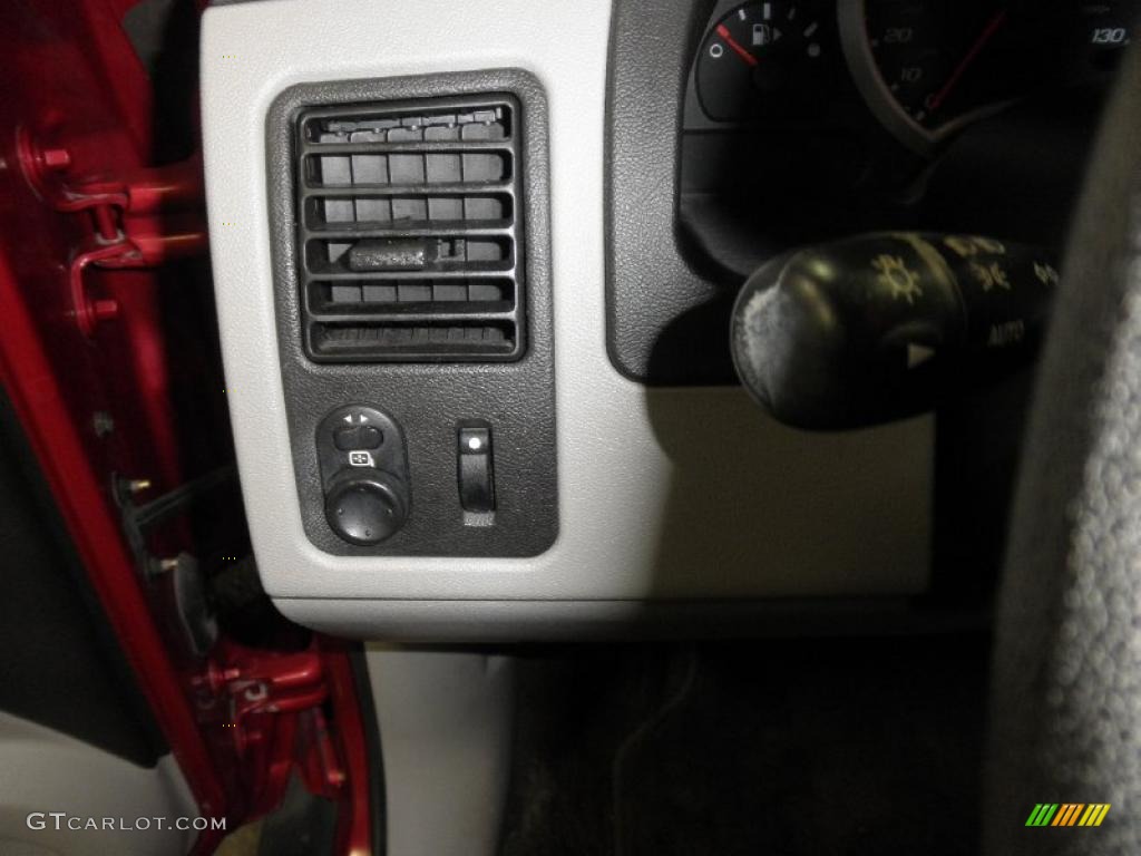 2005 Equinox LT AWD - Salsa Red Metallic / Light Gray photo #11