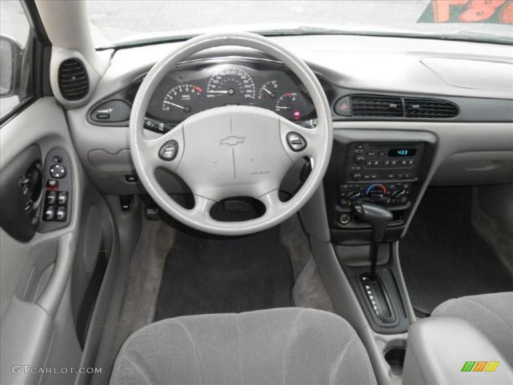2005 Chevrolet Classic Standard Classic Model Gray Dashboard Photo #45488063