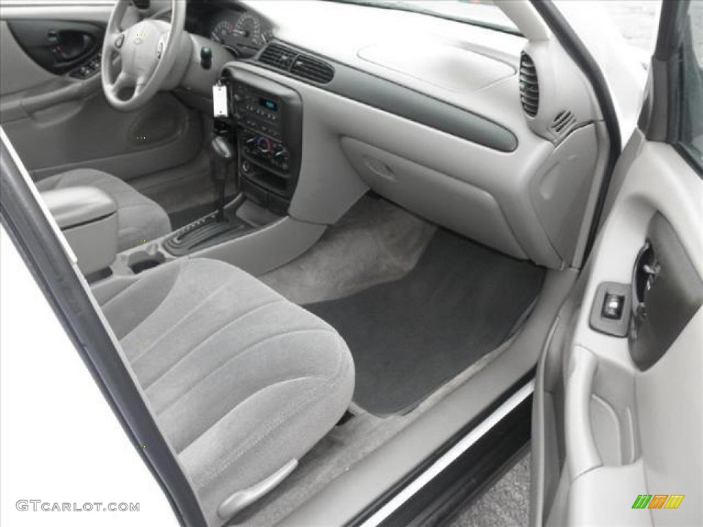 Gray Interior 2005 Chevrolet Classic Standard Classic Model Photo #45488123