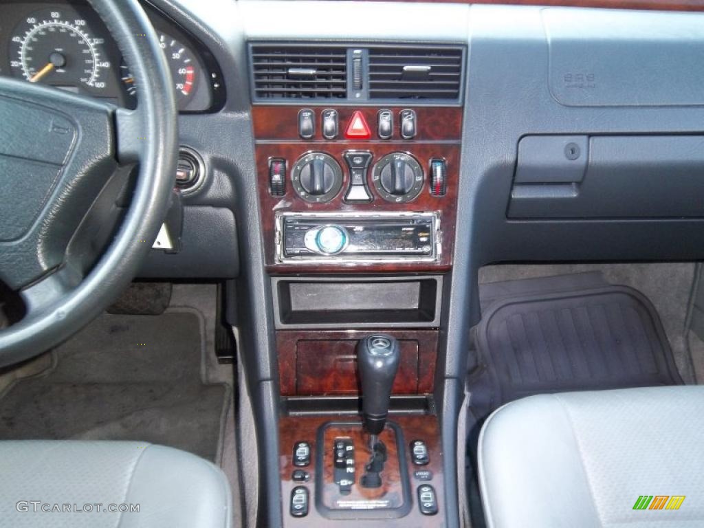 2000 Mercedes-Benz C 230 Kompressor Sedan Controls Photo #45488239