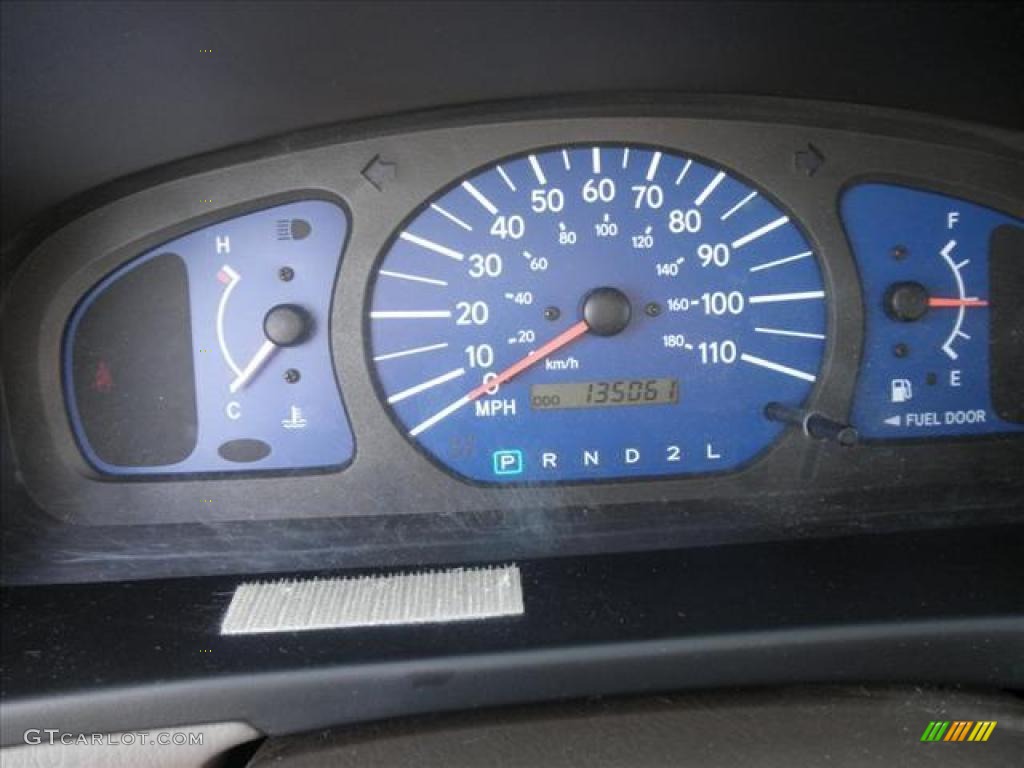 2001 Toyota Sienna CE Gauges Photo #45488319