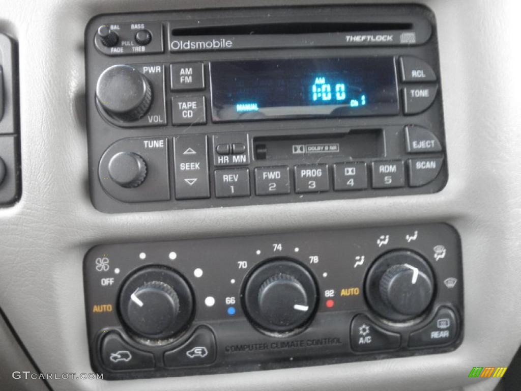 2000 Oldsmobile Bravada AWD Controls Photo #45490196