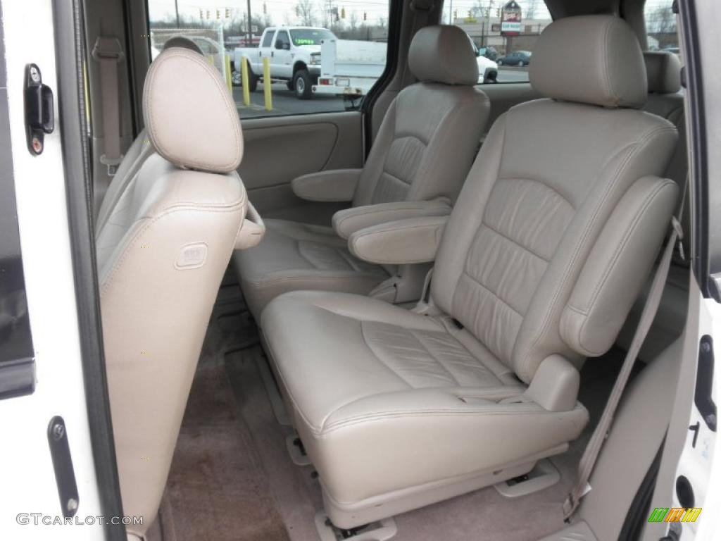 Gray Interior 2003 Mazda MPV ES Photo #45492306