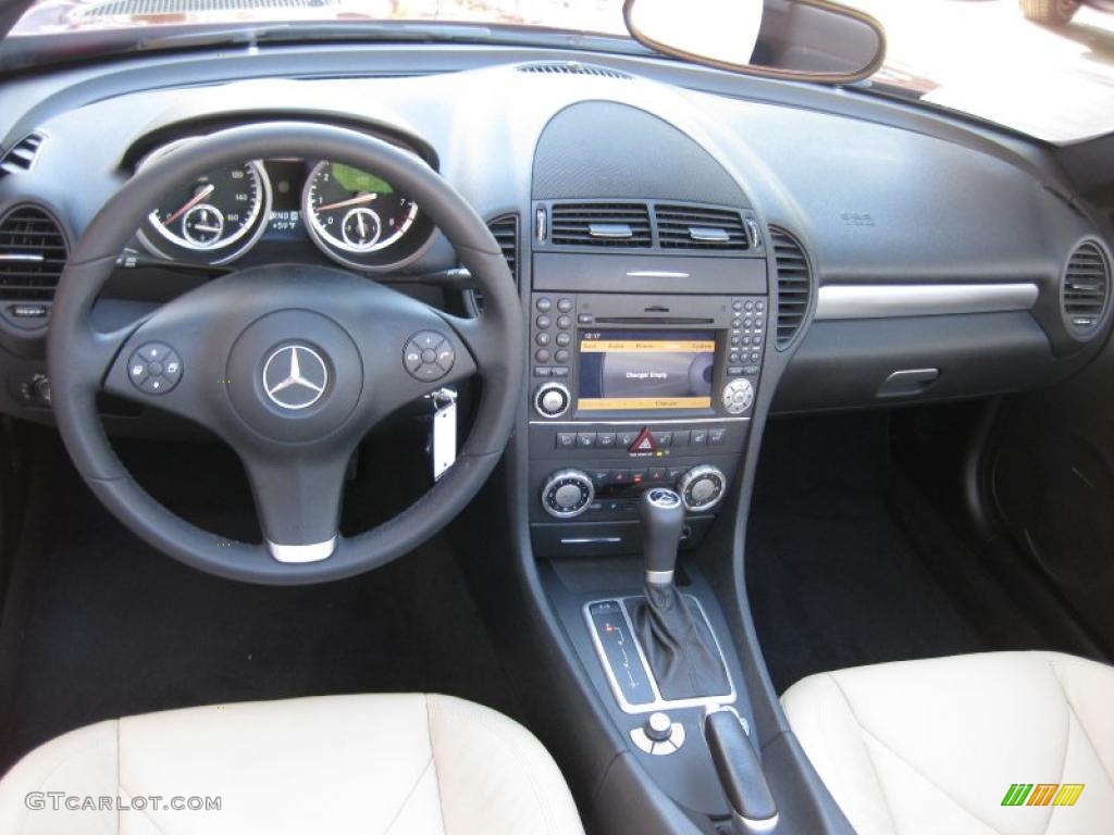 2009 Mercedes-Benz SLK 350 Roadster Black/Beige Dashboard Photo #45493622