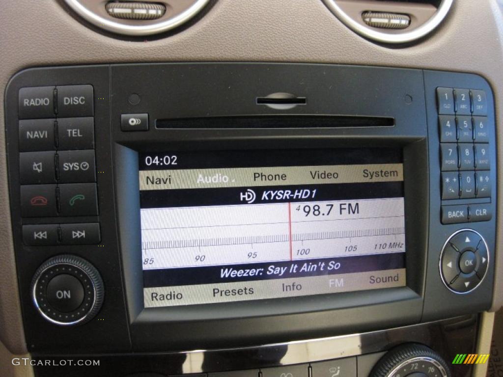 2010 Mercedes-Benz ML 350 Controls Photo #45493747