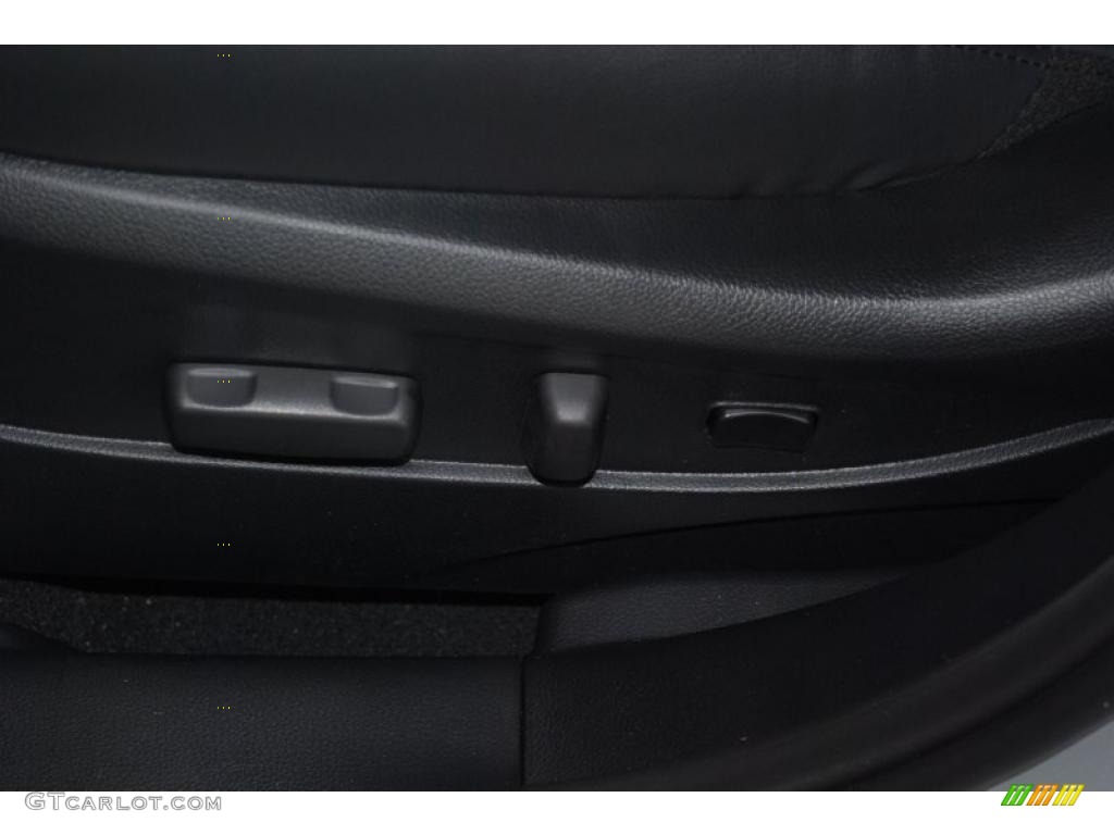2011 Sportage EX AWD - Bright Silver / Black photo #15