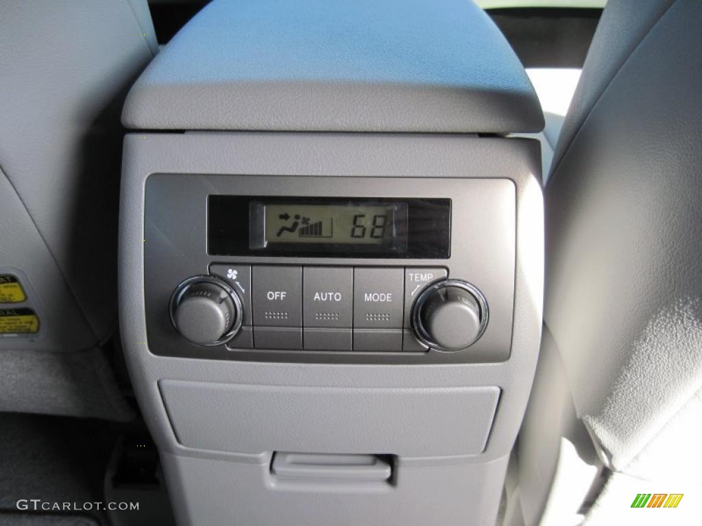 2009 Toyota Highlander Limited Controls Photo #45499374