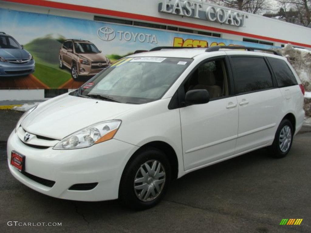 2007 Sienna LE - Natural White / Taupe photo #3