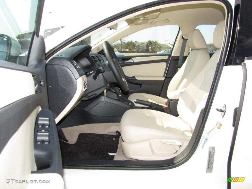 Cornsilk Beige Interior 2011 Volkswagen Jetta SE Sedan Photo #45503279
