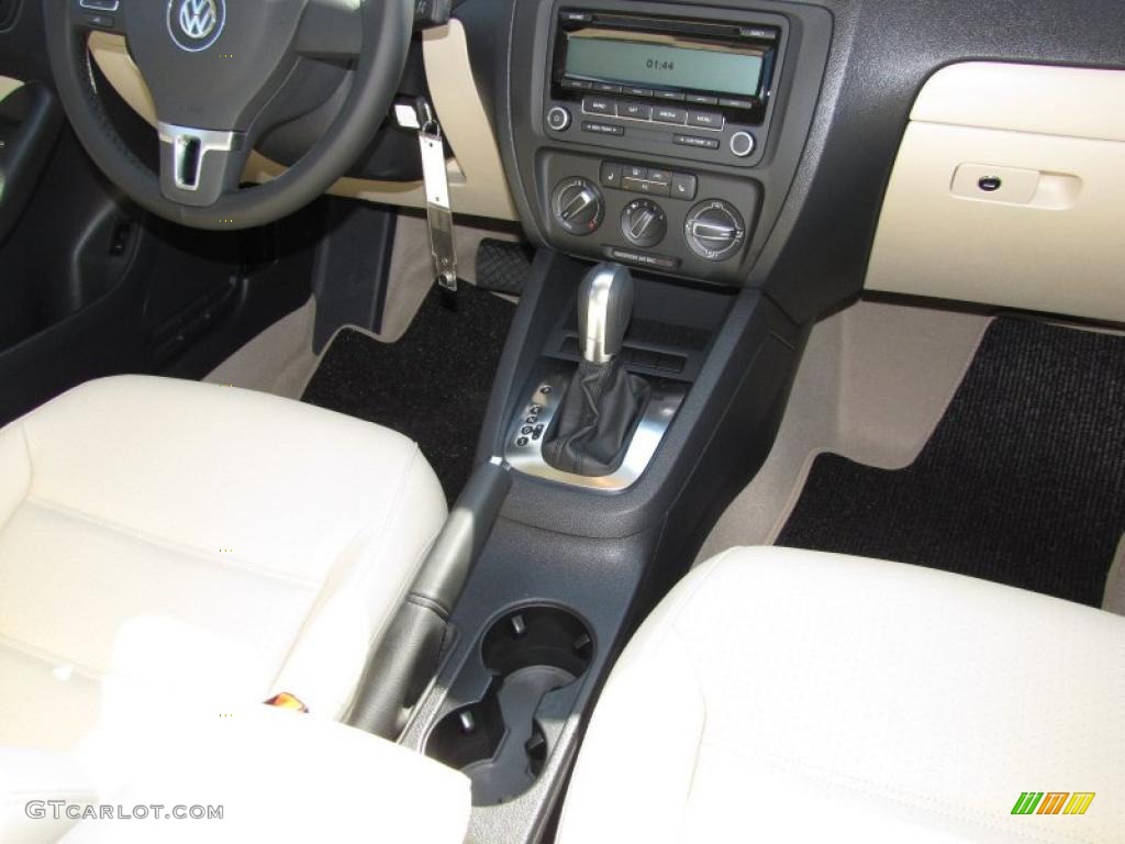 2011 Volkswagen Jetta SE Sedan Controls Photo #45503319