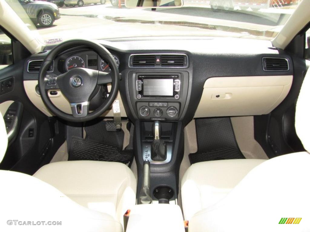 2011 Volkswagen Jetta SE Sedan Cornsilk Beige Dashboard Photo #45503495