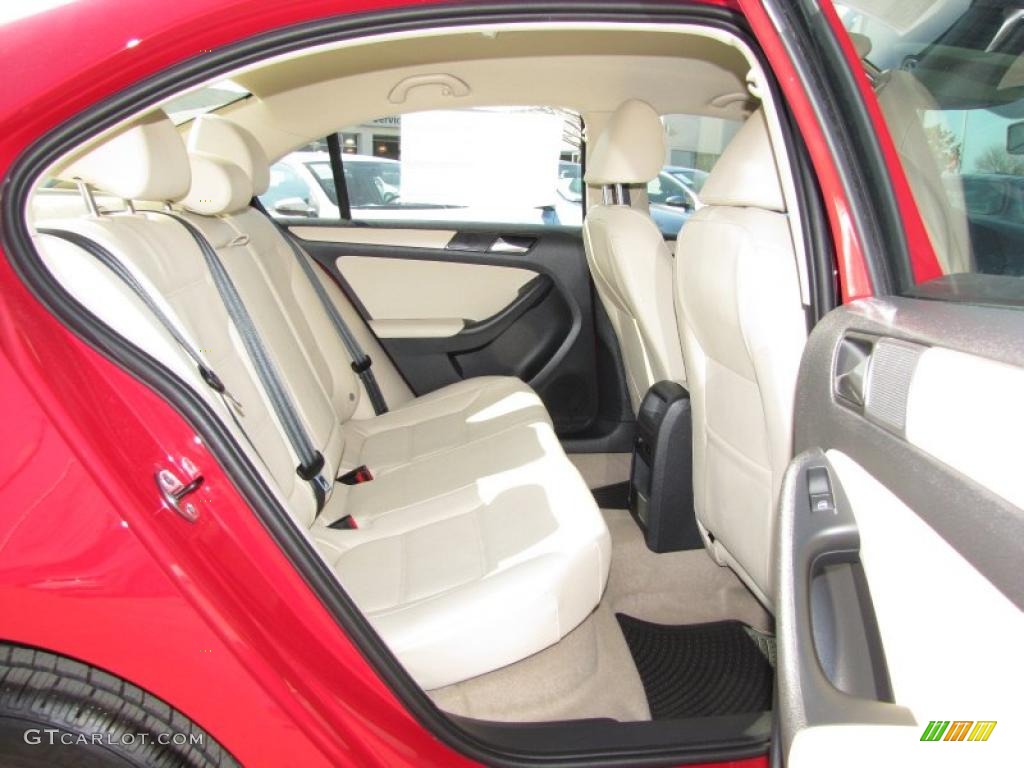 Cornsilk Beige Interior 2011 Volkswagen Jetta SE Sedan Photo #45503751