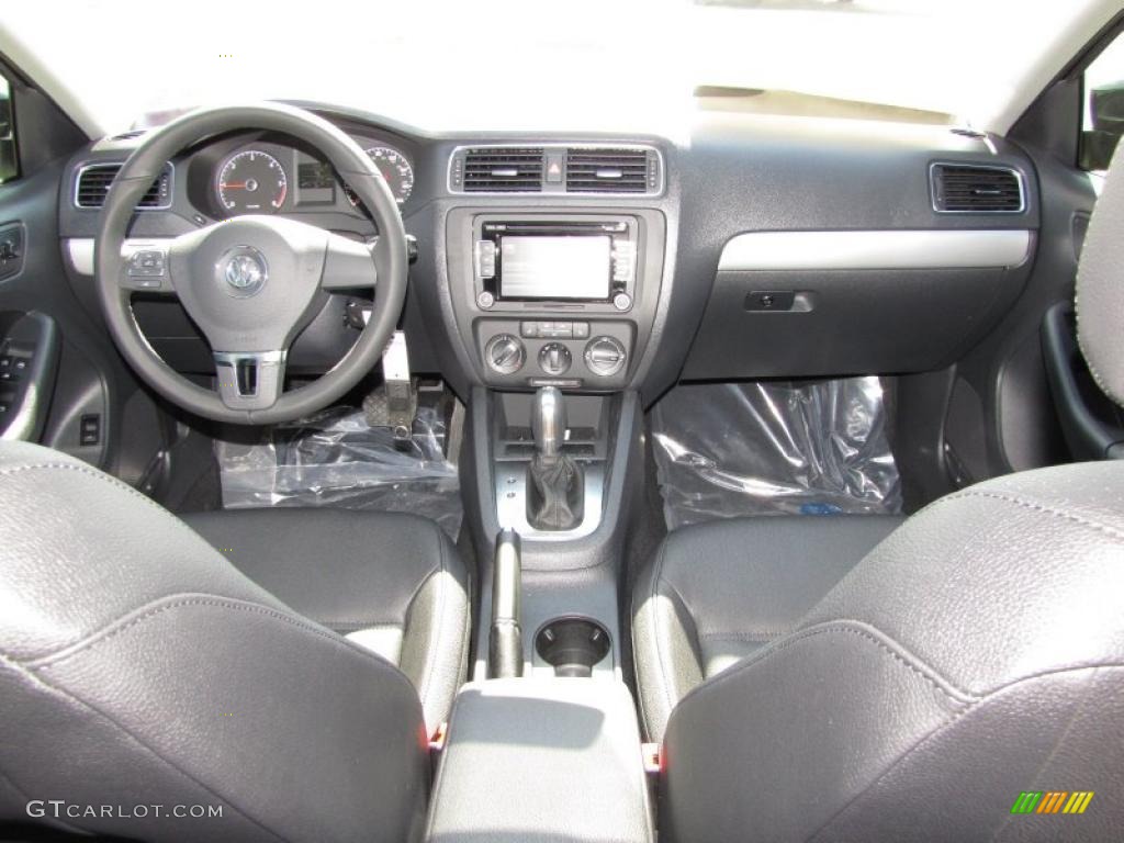 2011 Volkswagen Jetta TDI Sedan Titan Black Dashboard Photo #45504243