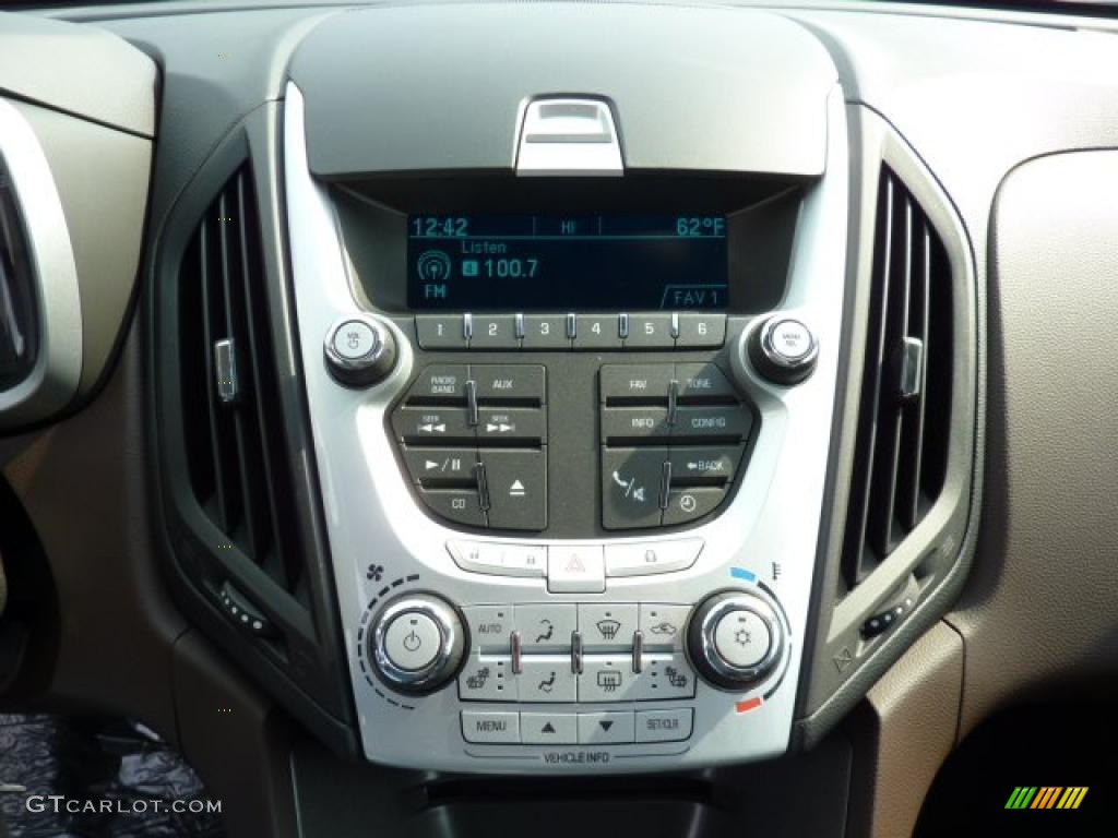 2011 Chevrolet Equinox LT AWD Controls Photo #45504251