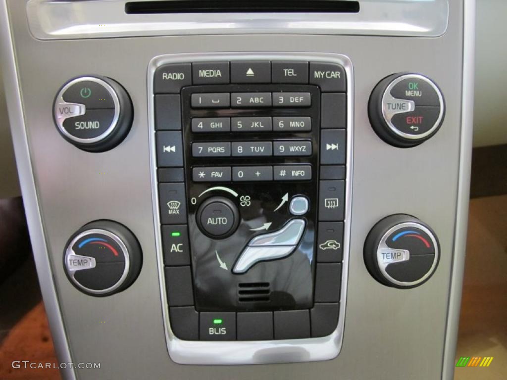 2011 Volvo XC60 3.2 Controls Photo #45505479