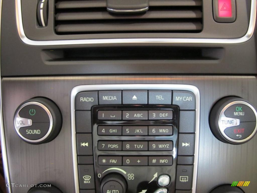 2011 Volvo S60 T6 AWD Controls Photo #45506627