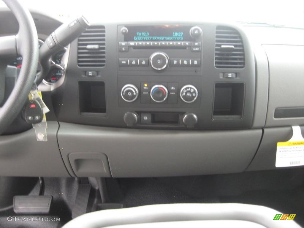 2011 Chevrolet Silverado 3500HD Extended Cab 4x4 Chassis Controls Photo #45507795