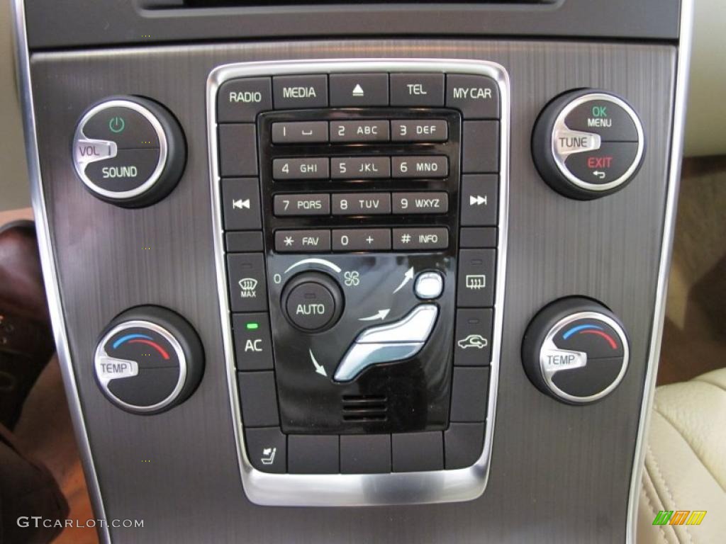 2012 Volvo S60 T5 Controls Photo #45507883