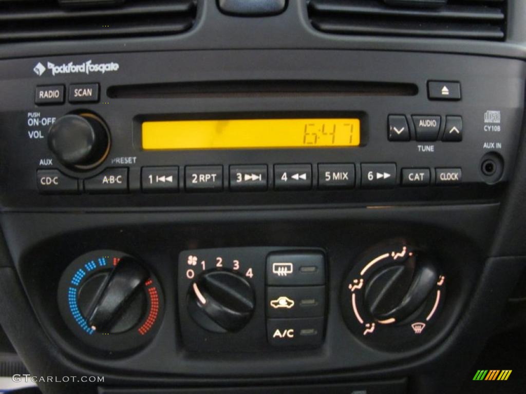 2006 Nissan Sentra 1.8 S Special Edition Controls Photo #45508059