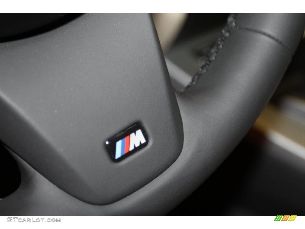 2011 BMW Z4 sDrive35is Roadster Marks and Logos Photos
