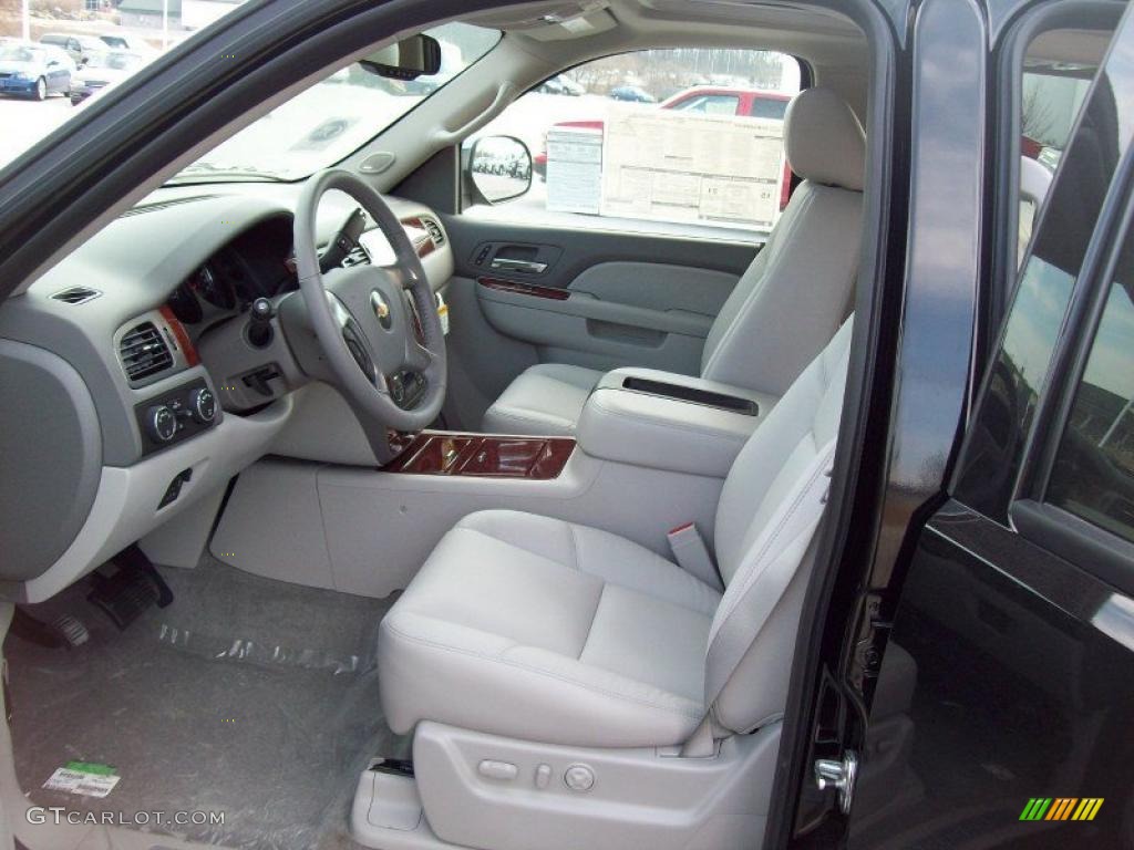 Light Titanium/Dark Titanium Interior 2011 Chevrolet Suburban LTZ 4x4 Photo #45512175