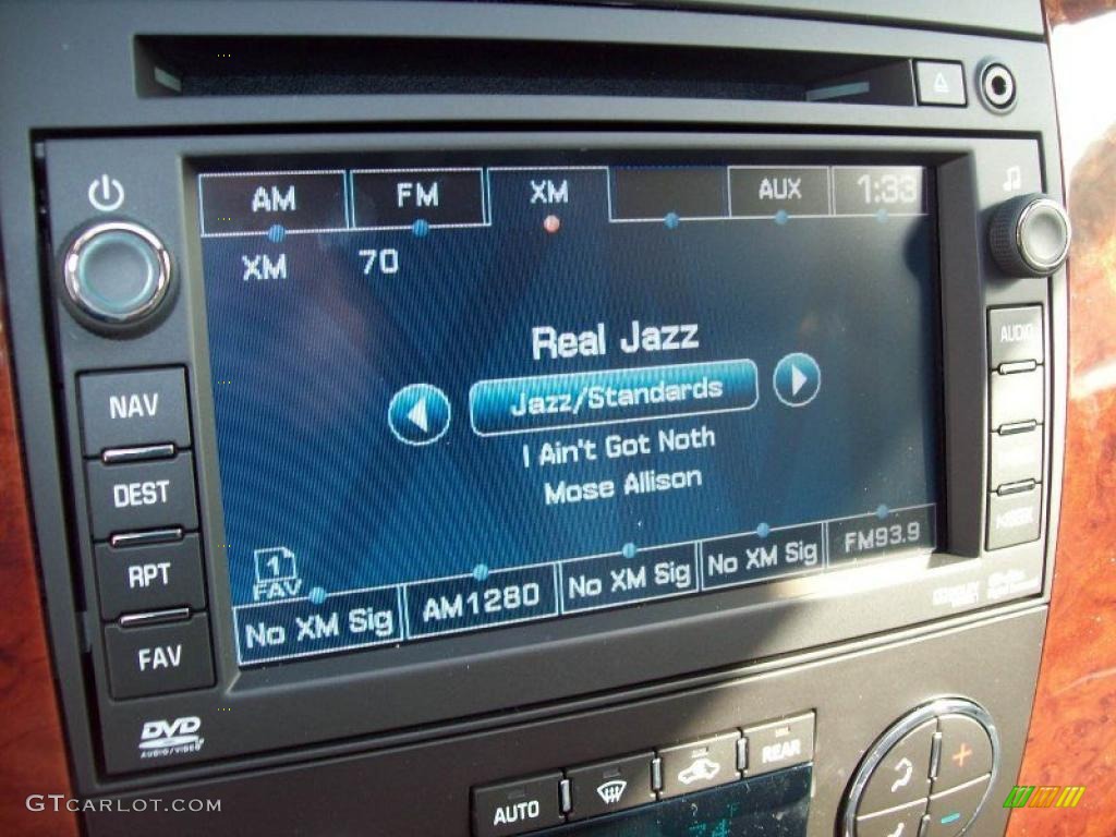 2011 Chevrolet Suburban LTZ 4x4 Controls Photo #45512267