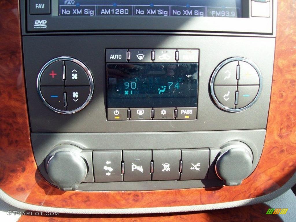 2011 Chevrolet Suburban LTZ 4x4 Controls Photo #45512271