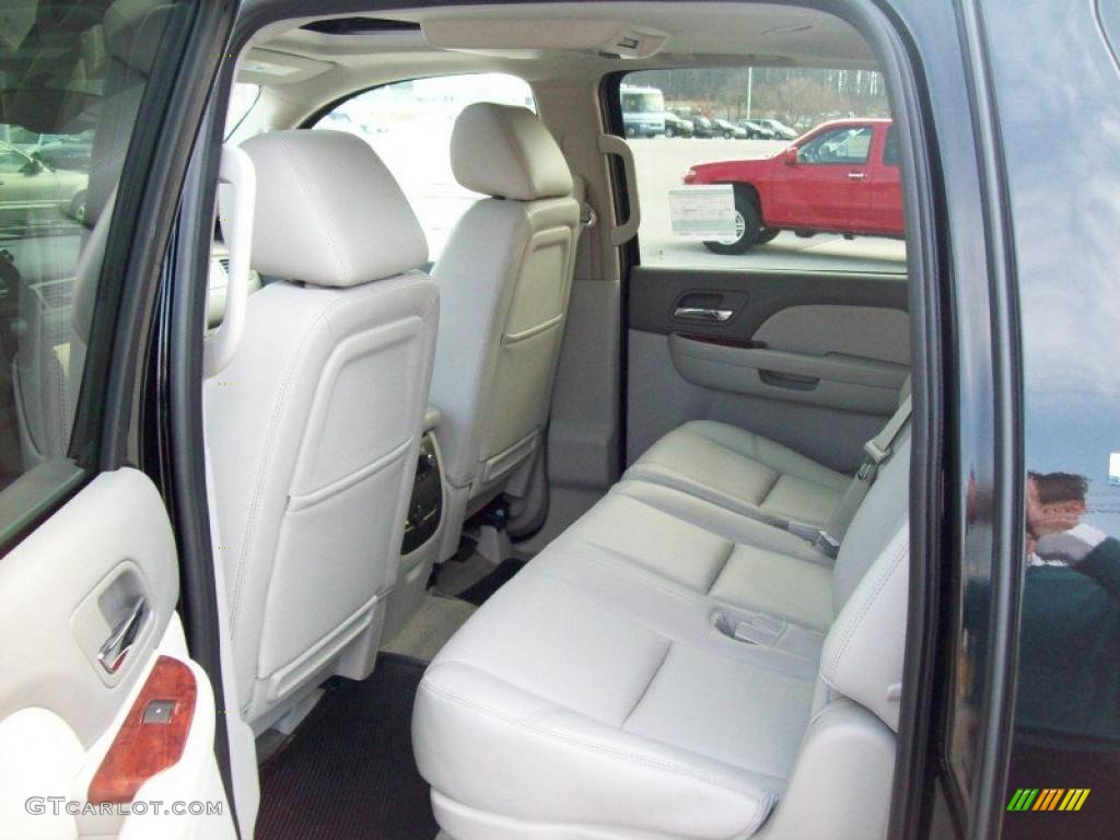 Light Titanium/Dark Titanium Interior 2011 Chevrolet Suburban LTZ 4x4 Photo #45512275