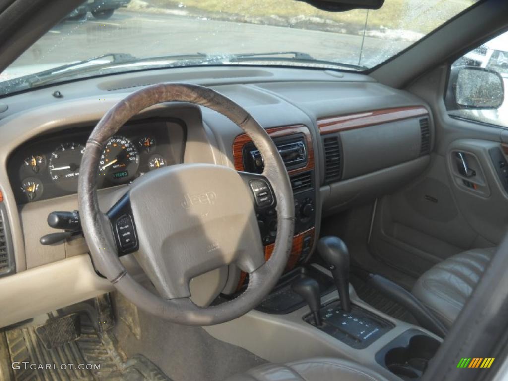 1999 Jeep Grand Cherokee Limited 4x4 Taupe Dashboard Photo #45518864