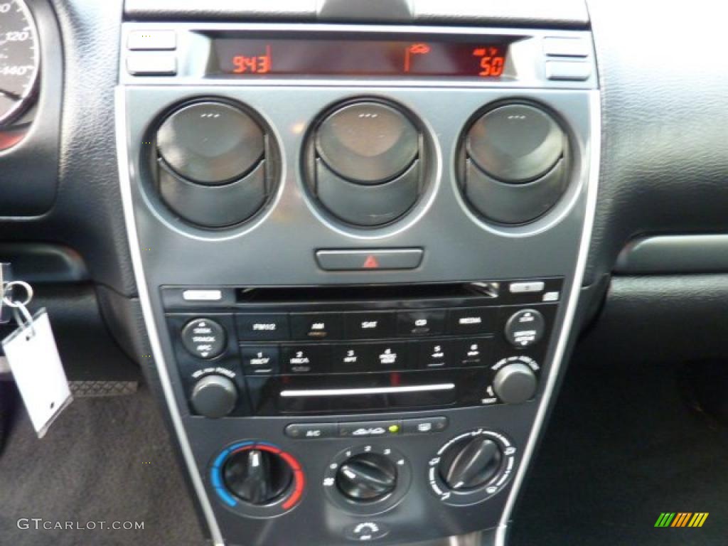 2006 Mazda MAZDA6 i Sport Hatchback Controls Photo #45520364