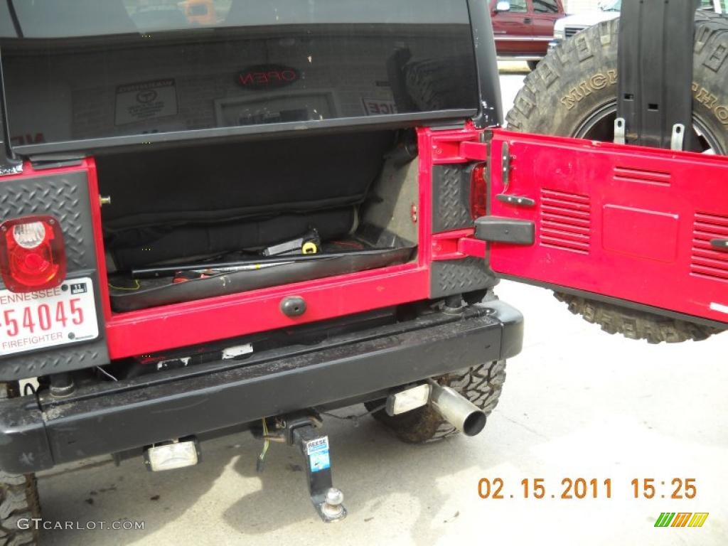 2004 Wrangler Rubicon 4x4 - Flame Red / Khaki photo #13