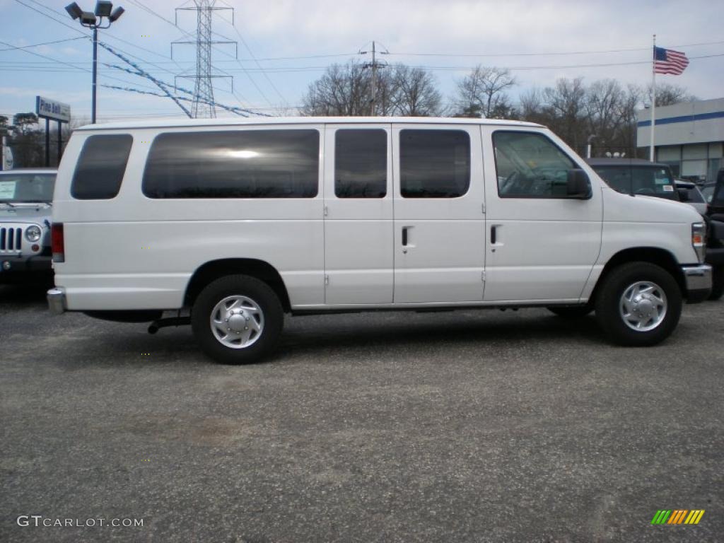 Oxford White 2010 Ford E Series Van E350 XLT Passenger Extended Exterior Photo #45523588