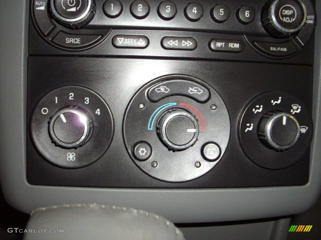 2006 Chevrolet Malibu LT Sedan Controls Photos