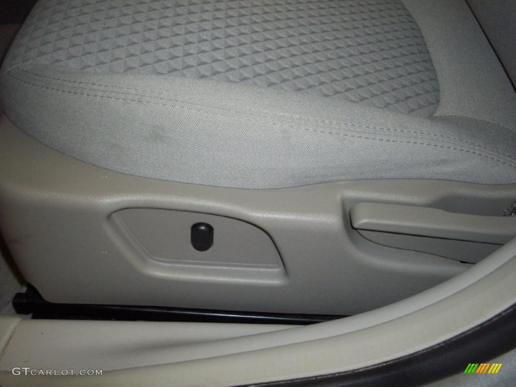 2006 Malibu LT Sedan - Silverstone Metallic / Titanium Gray photo #24