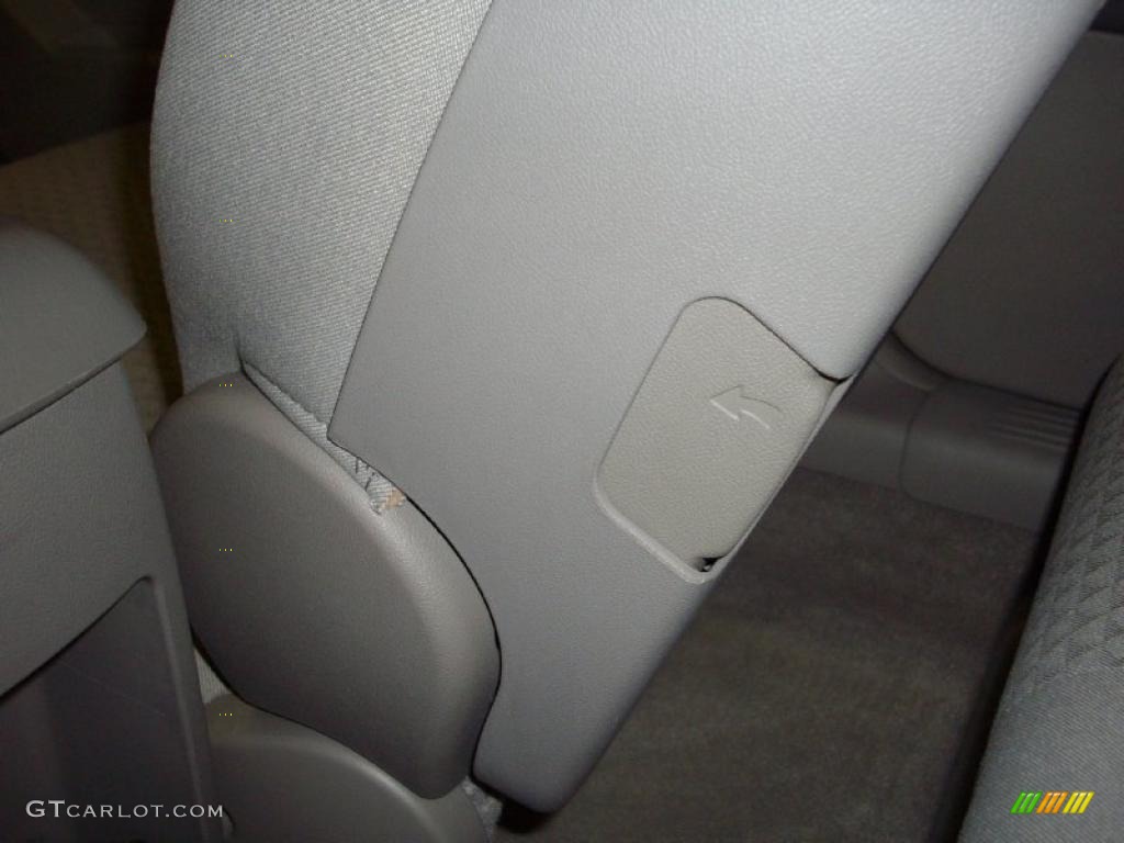 2006 Malibu LT Sedan - Silverstone Metallic / Titanium Gray photo #28