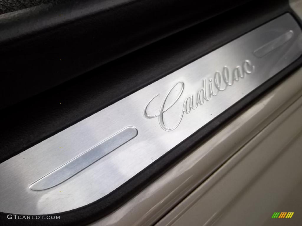 2010 Cadillac STS V8 Marks and Logos Photos