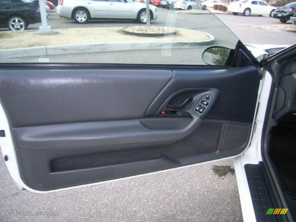 1999 Chevrolet Camaro Z28 Coupe Dark Gray Door Panel Photo #45528224