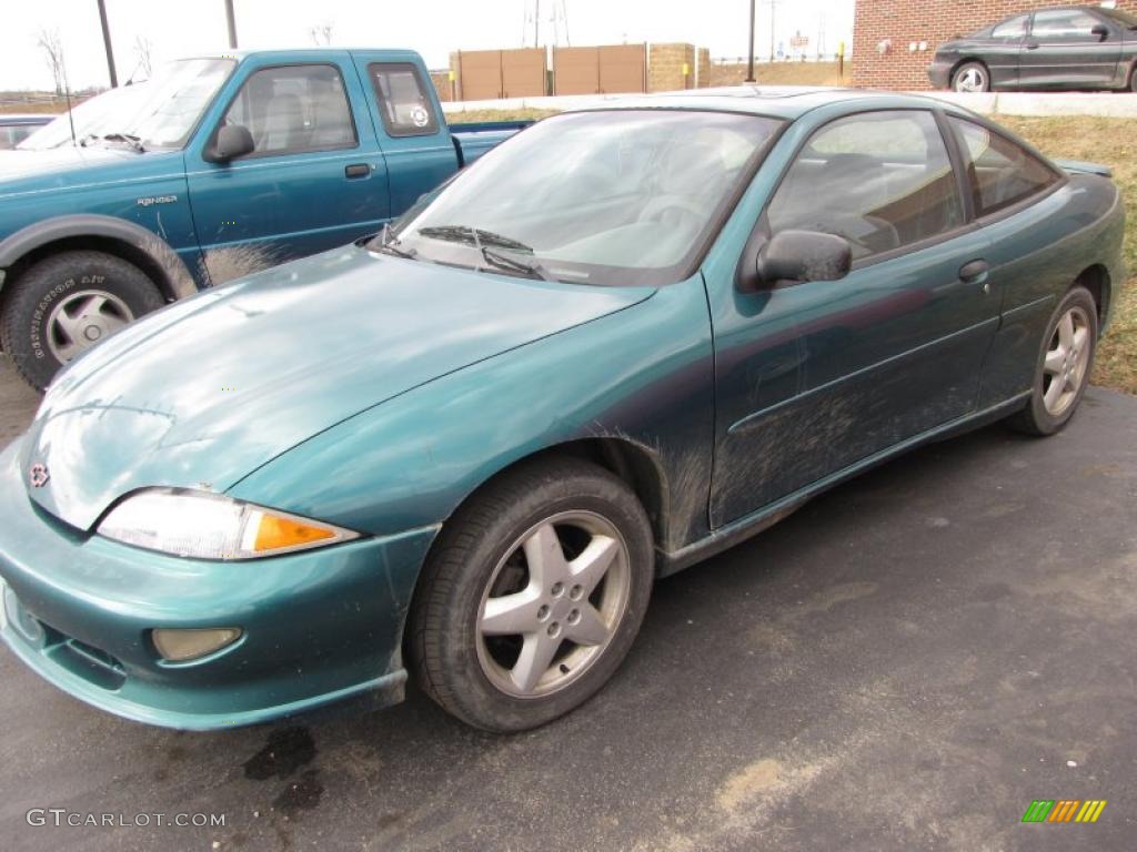 1999 Cavalier Z24 Coupe - Medium Green Metallic / Graphite photo #2